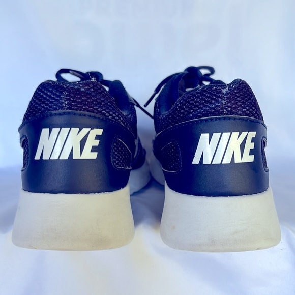 Nike Shoes - Slightly Worn Woman Nike Navy Blue Sneakers Size 9.5
